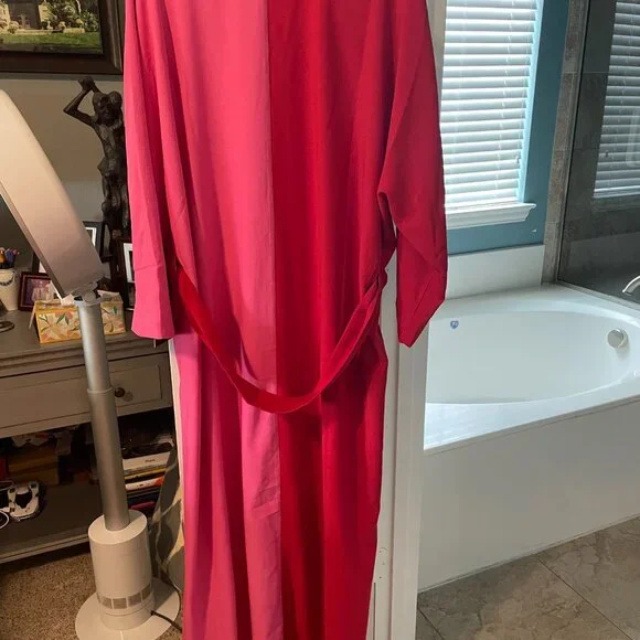 Tuckernuck Scarlet and Hot Pink Madame G Caftan XL - Picture 7 of 9